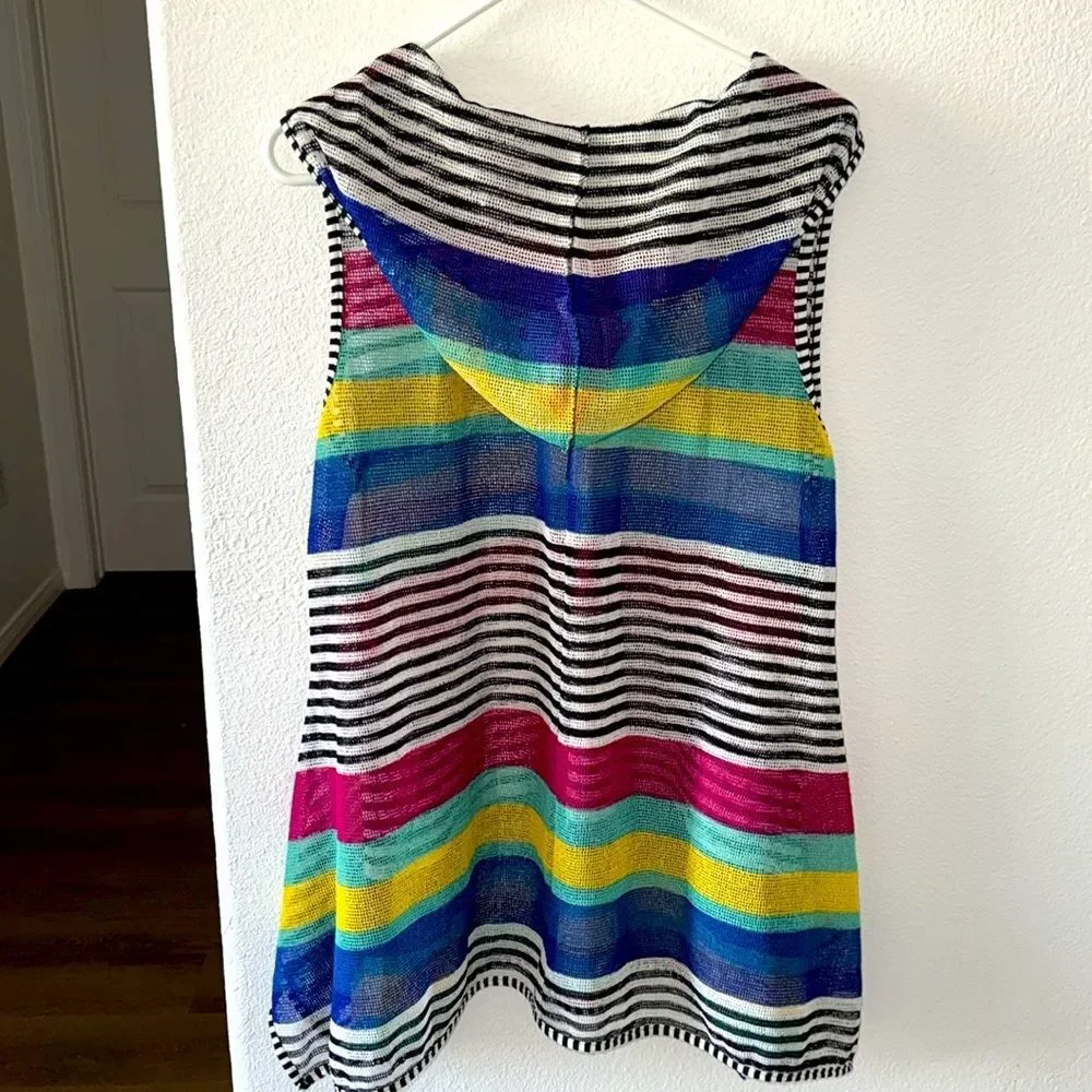 Unbranded vibrant sleeveless